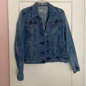 Star distressed jean jacket